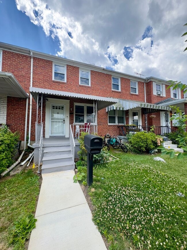 Building Photo - 433 Oakwood Rd