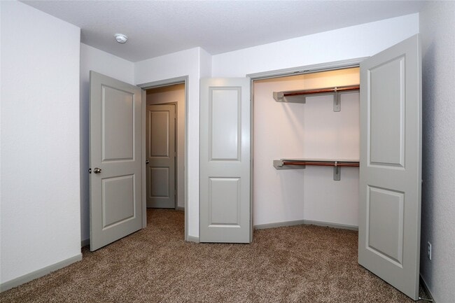 Building Photo - 2702 Appian Wy