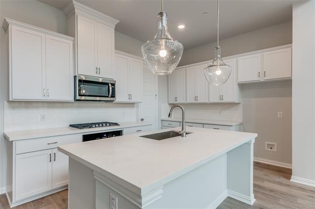 Building Photo - 8343 Challenger Ln
