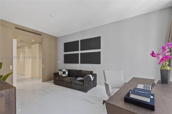 Building Photo - 300 Biscayne Blvd