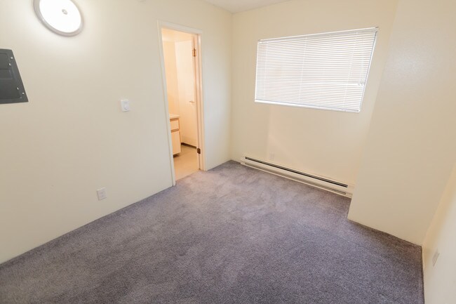 Building Photo - 4131 11th Ave NE