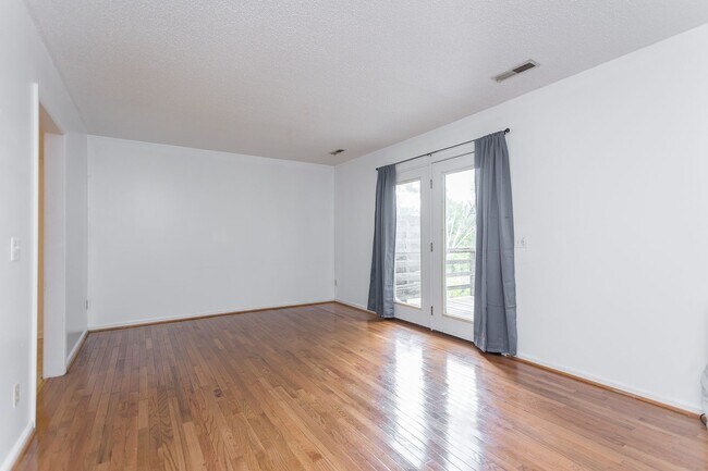 Building Photo - 1134 Mountain View Dr