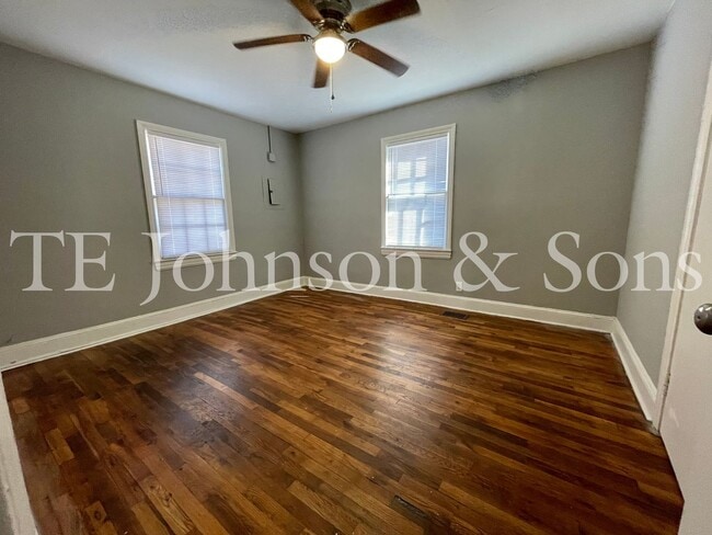 Building Photo - Cozy Duplex Living Near Downtown Winston-Salem