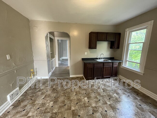 Building Photo - 2621 N 23rd St