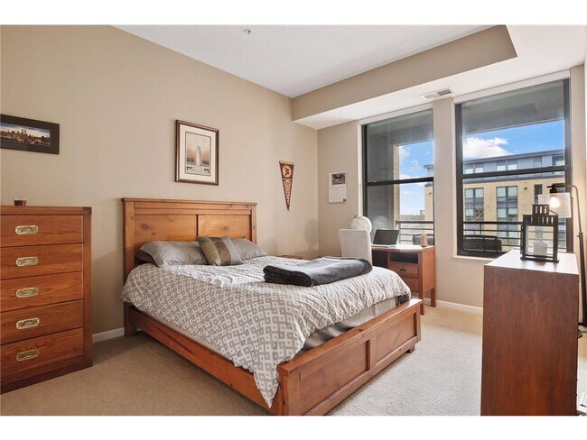 Building Photo - 4730 Park Commons Dr