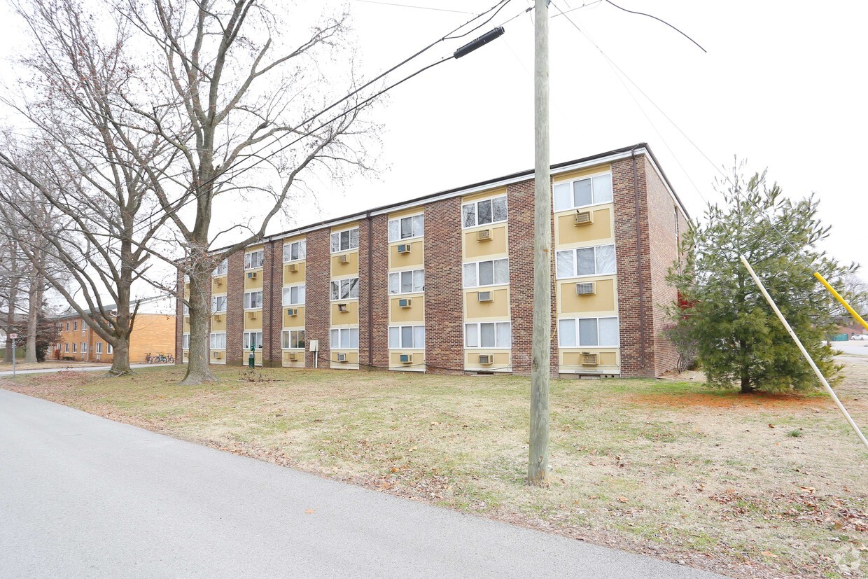 15 New Ashburn court apartments carbondale for Rent