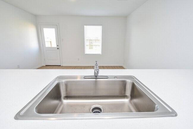 Building Photo - 21430 Carosella Dr