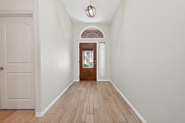 Building Photo - 10542 Parkside Dr