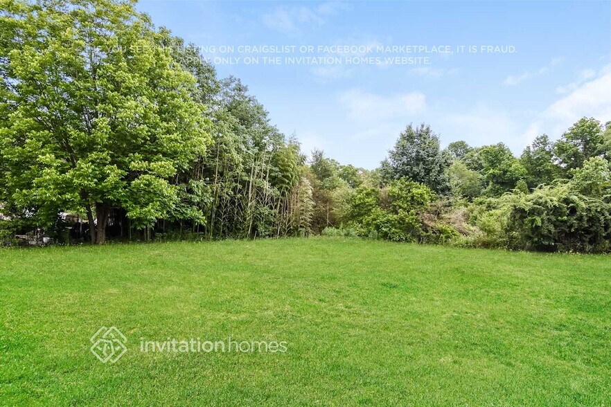 Building Photo - 3329 Silver Ridge Dr