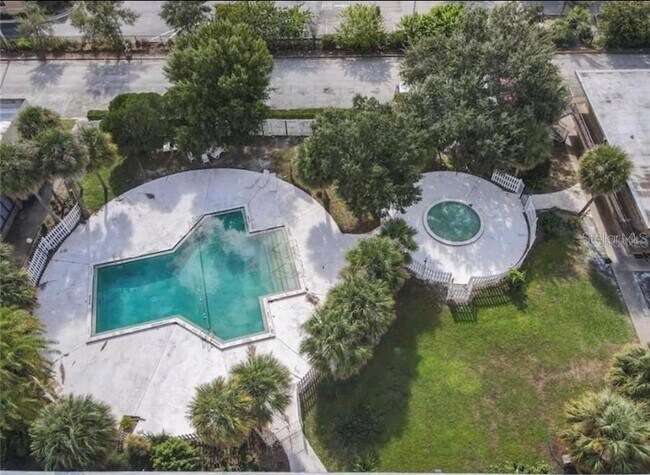 Building Photo - 7900 S Orange Blossom Trail