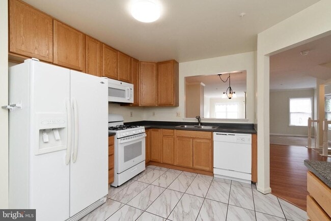 Building Photo - 10301 Greenspire Way
