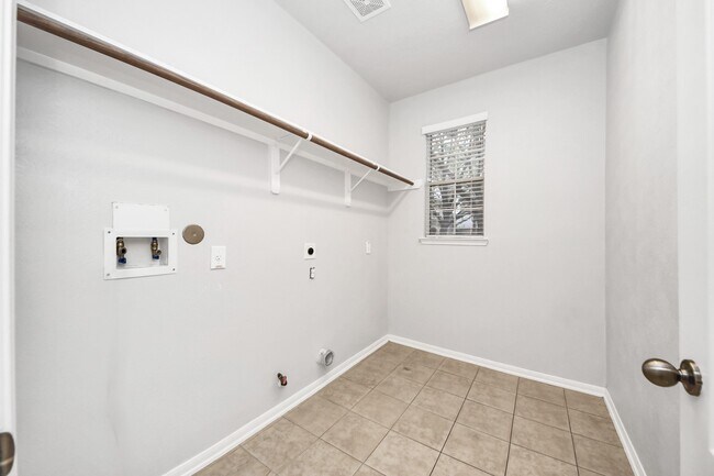 Building Photo - 2906 Windysage Ct