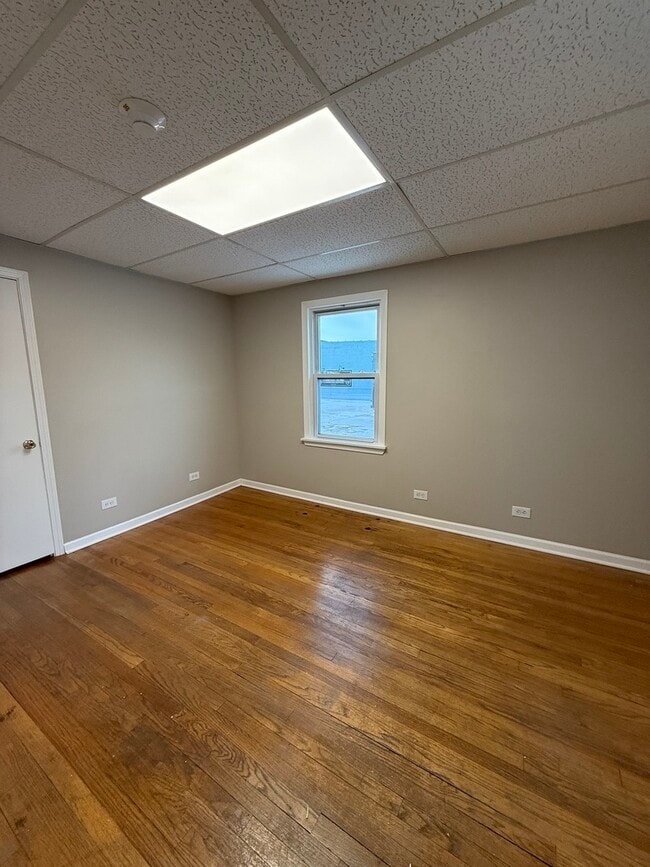 Building Photo - 33 N Cass Ave