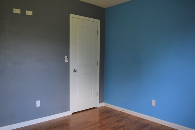 Building Photo - Beautiful 3 Bedroom, 2 Bathroom Home On Mi...