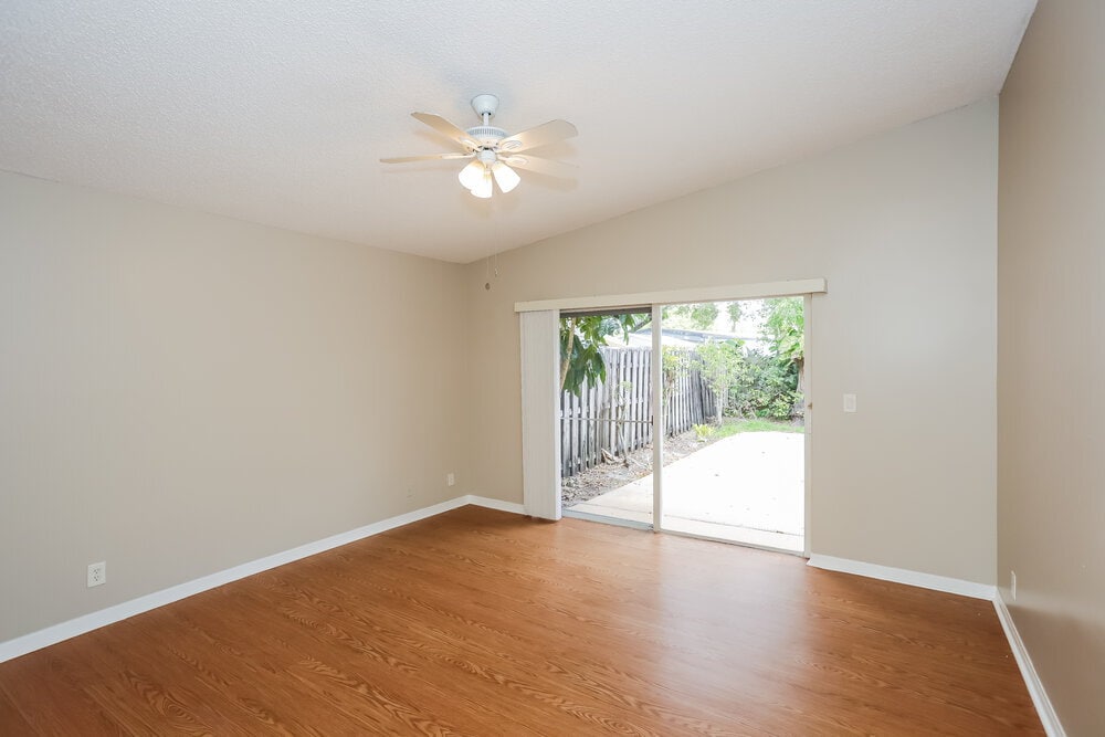 Building Photo - 1414 E Harmony Lake Cir
