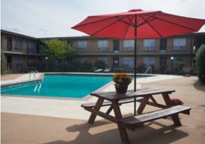 Building Photo - The Crestmont Apartments