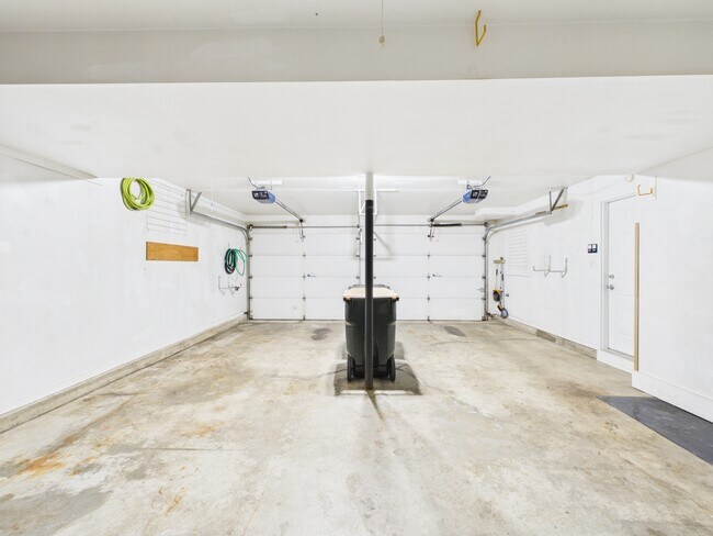 Building Photo - 4360 Mumford Dr