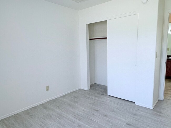 Building Photo - newly remodeled 3 bed/ 2 bath home