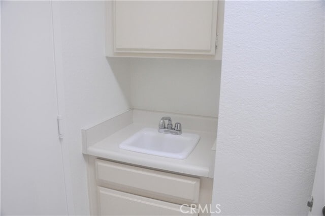 Building Photo - 206 Goldenrod Dr