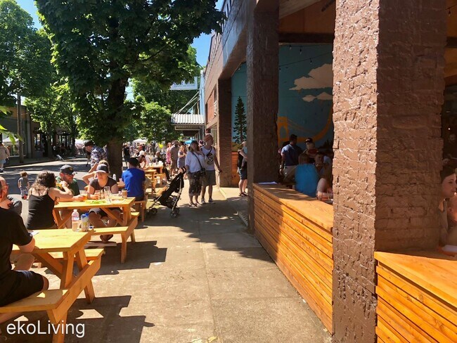 Building Photo - 7210 N Burlington Ave