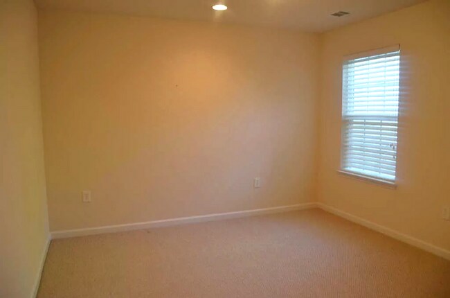 Building Photo - 449 Lazy Creek Ln