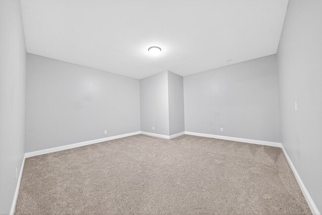 Building Photo - 9027 Cimarron Ct