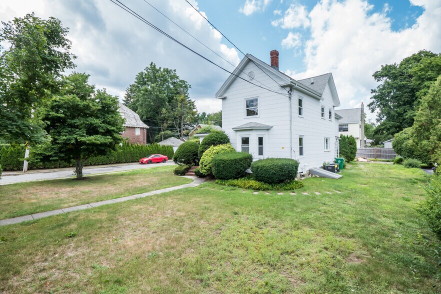 Building Photo - 92 Clinton Place Unit #2