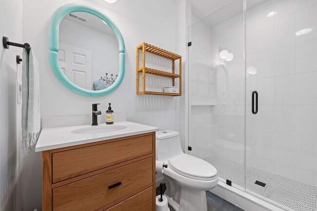 Building Photo - Beautiful Home in the Desirable Bel Arbor Community!