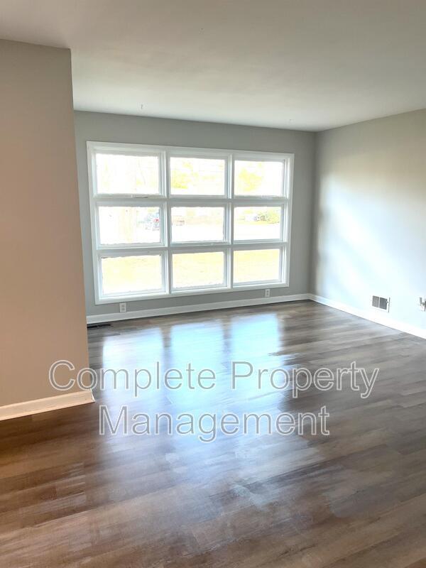 Building Photo - 441 Orchid Rd