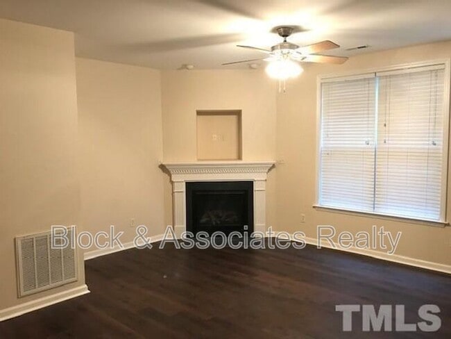 Building Photo - 5504 Bradford Pear Ct