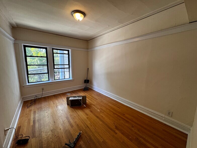 Building Photo - 2530 N Kedzie Blvd