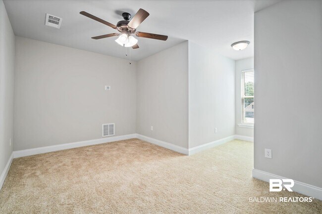 Building Photo - 950 Gibson Ct