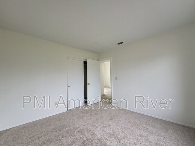 Building Photo - 1 Sorbell Ct