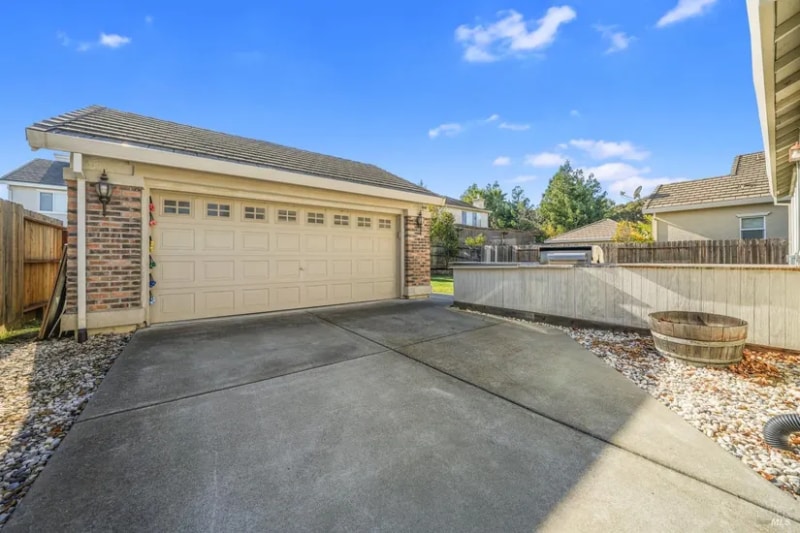 Building Photo - 1716 Newark Ln