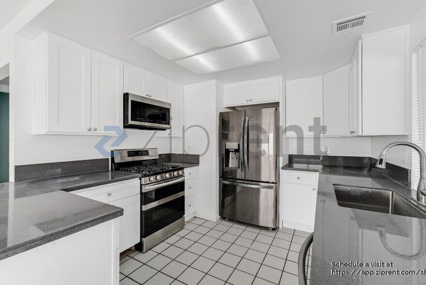 Building Photo - 2410 El Cid Ct