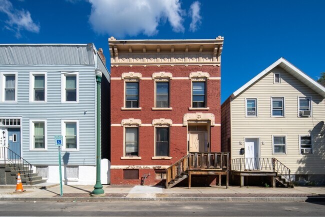 Building Photo - 500 2nd St