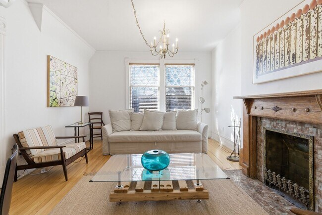 Building Photo - 2001 Orrington Ave