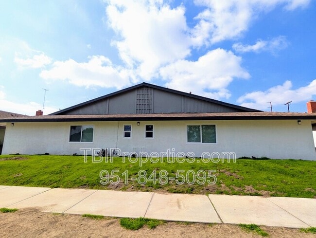 Building Photo - 1417 N Pennsylvania Ave