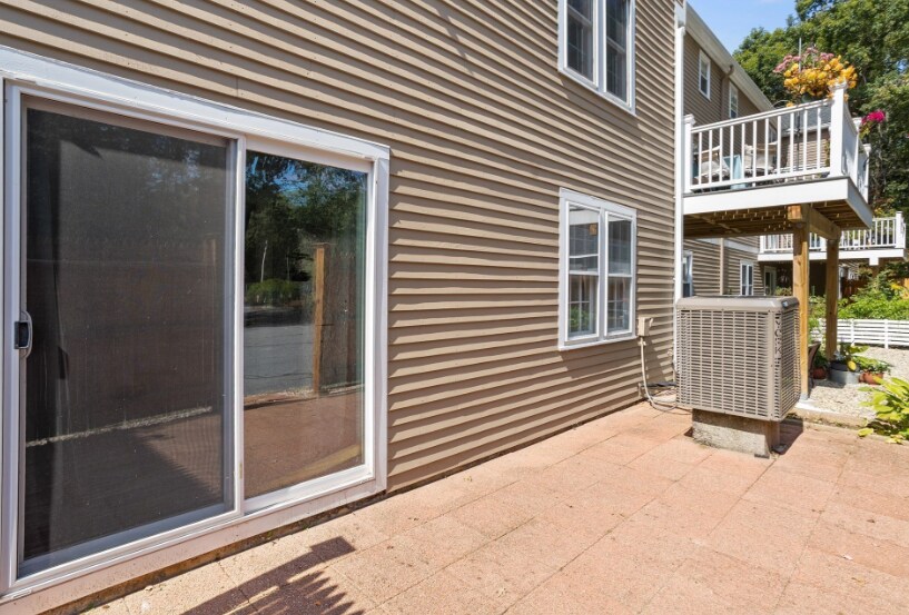 Building Photo - 134 Russet Ln