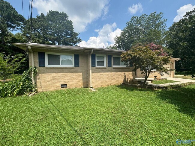 Building Photo - 1007 Heard Ct SE