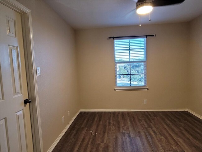Building Photo - 8728 Wood Stork Dr