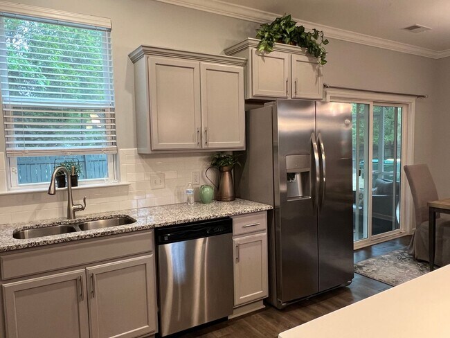 Building Photo - FURNISHED Three Bedroom Wellstone Model Home