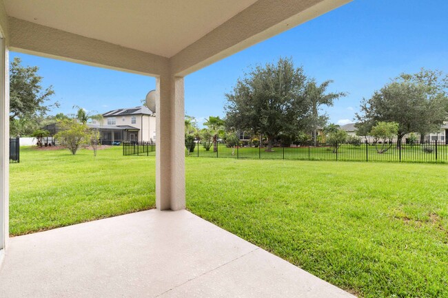 Building Photo - Nice 3/2 with Bonus Room in Oak Hammock Pr...