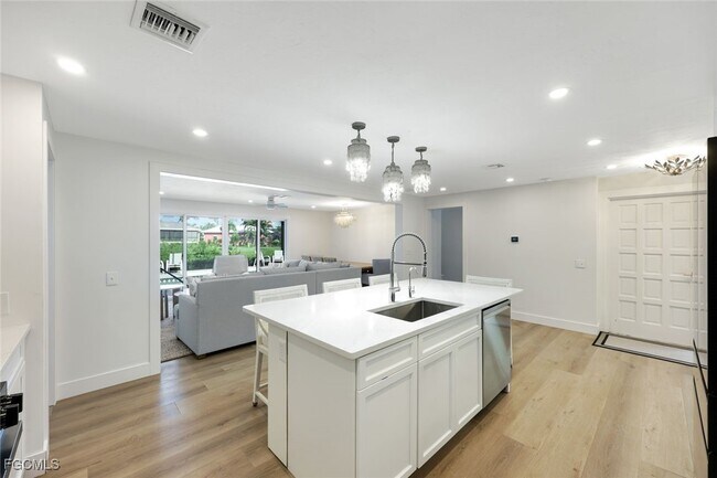 Building Photo - 707 Durion Ct