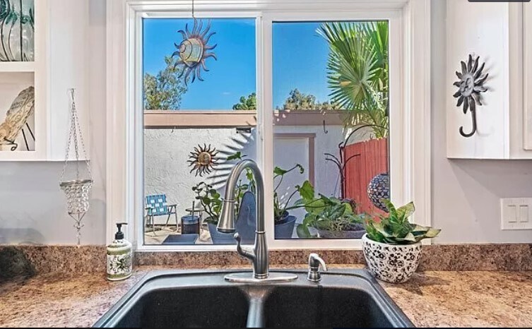 kitchen - 3201 Via Pescado