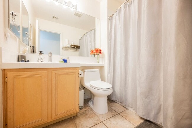 Building Photo - Summerlin - Single Story Townhome -