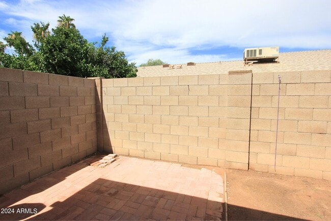 Building Photo - 4717 E Camino St