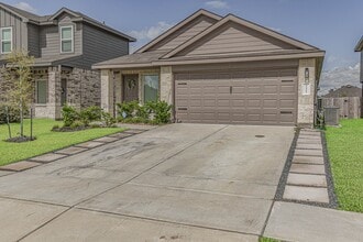 Building Photo - 5423 Wyndham Rdg Ln