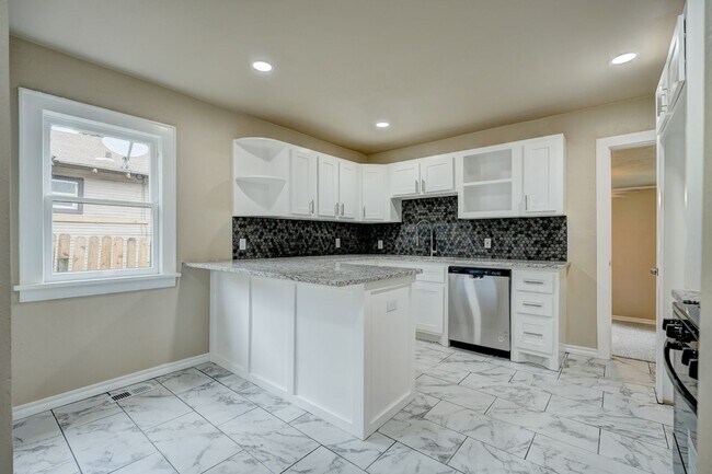Building Photo - Live Big in OKC | 4 Beds, Fenced Yard & Gu...