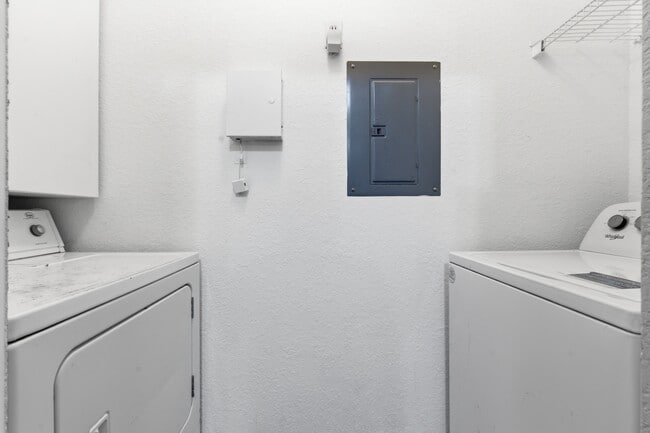 Building Photo - 5507 Legacy Crescent Pl